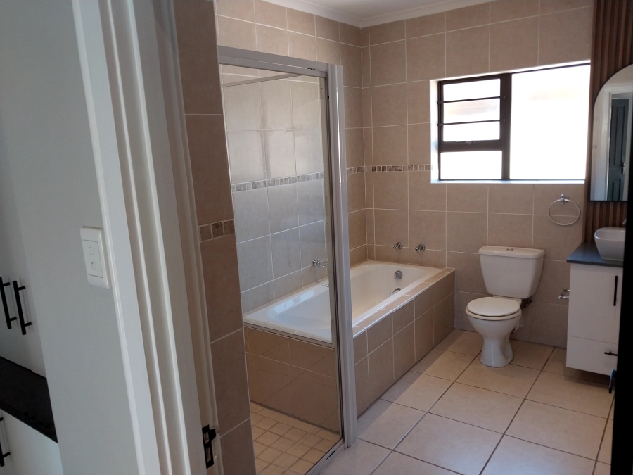 3 Bedroom Property for Sale in Summerstrand Eastern Cape